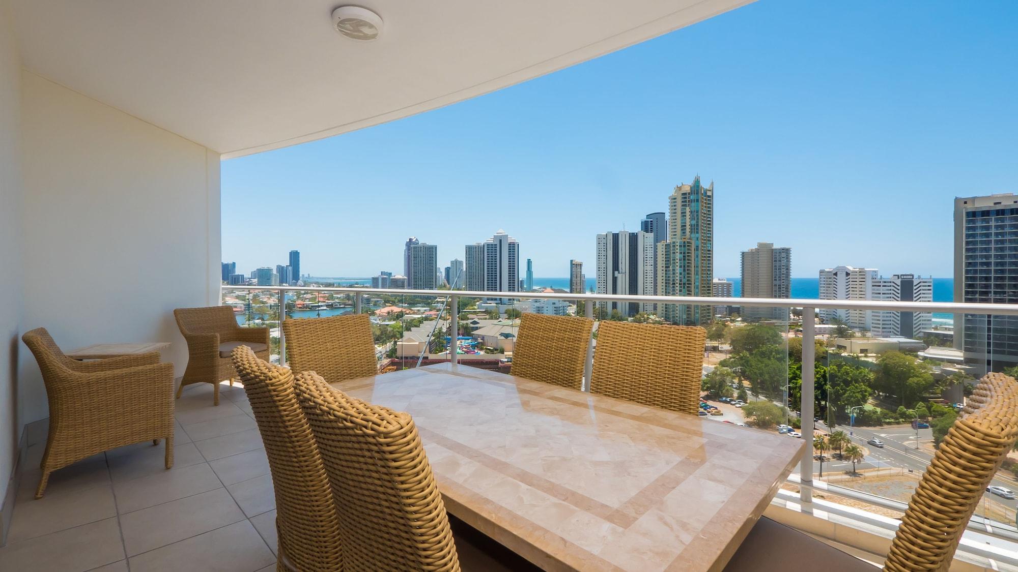 Trilogy Surfers Paradise Exterior photo