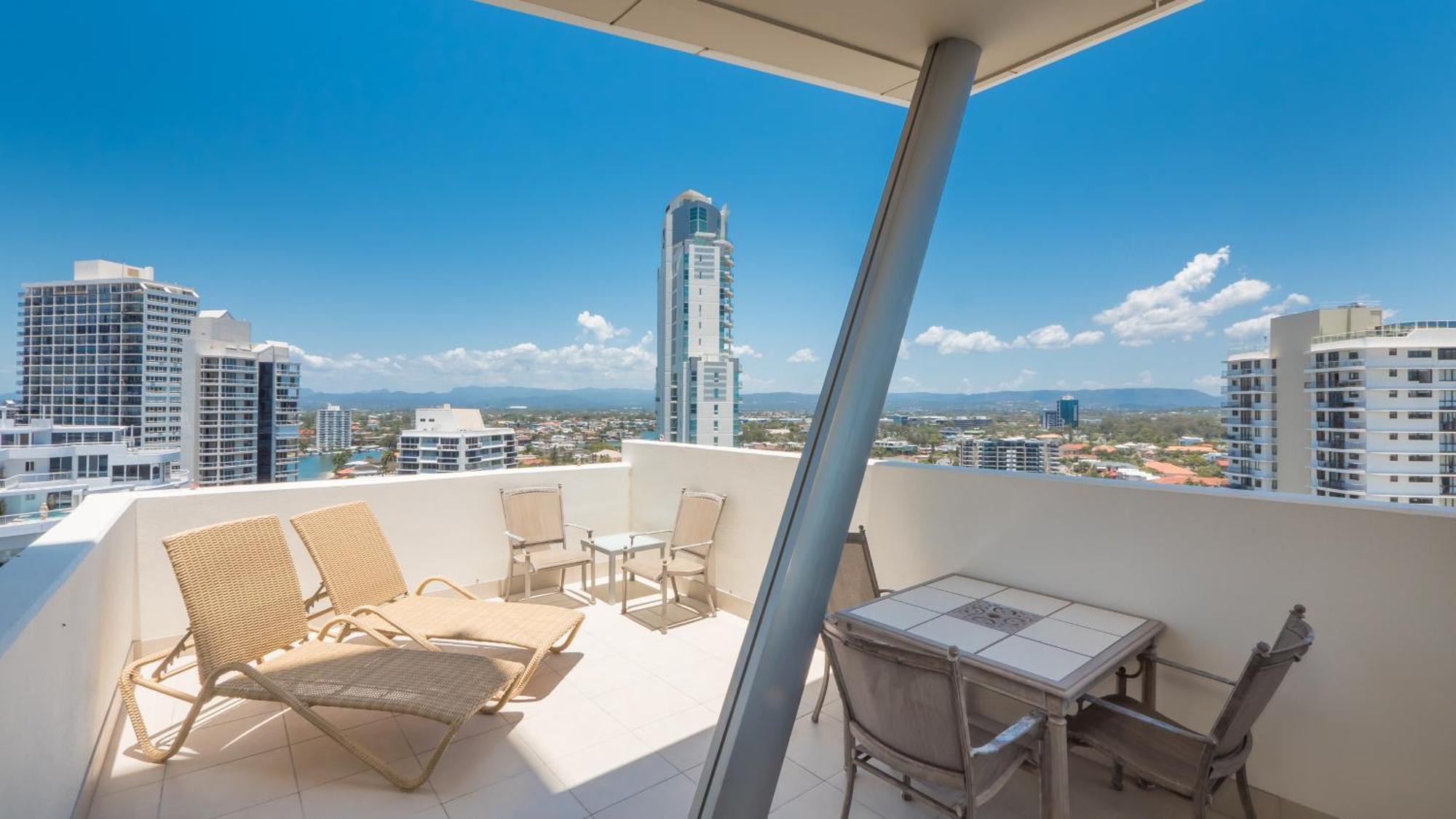 Trilogy Surfers Paradise Exterior photo