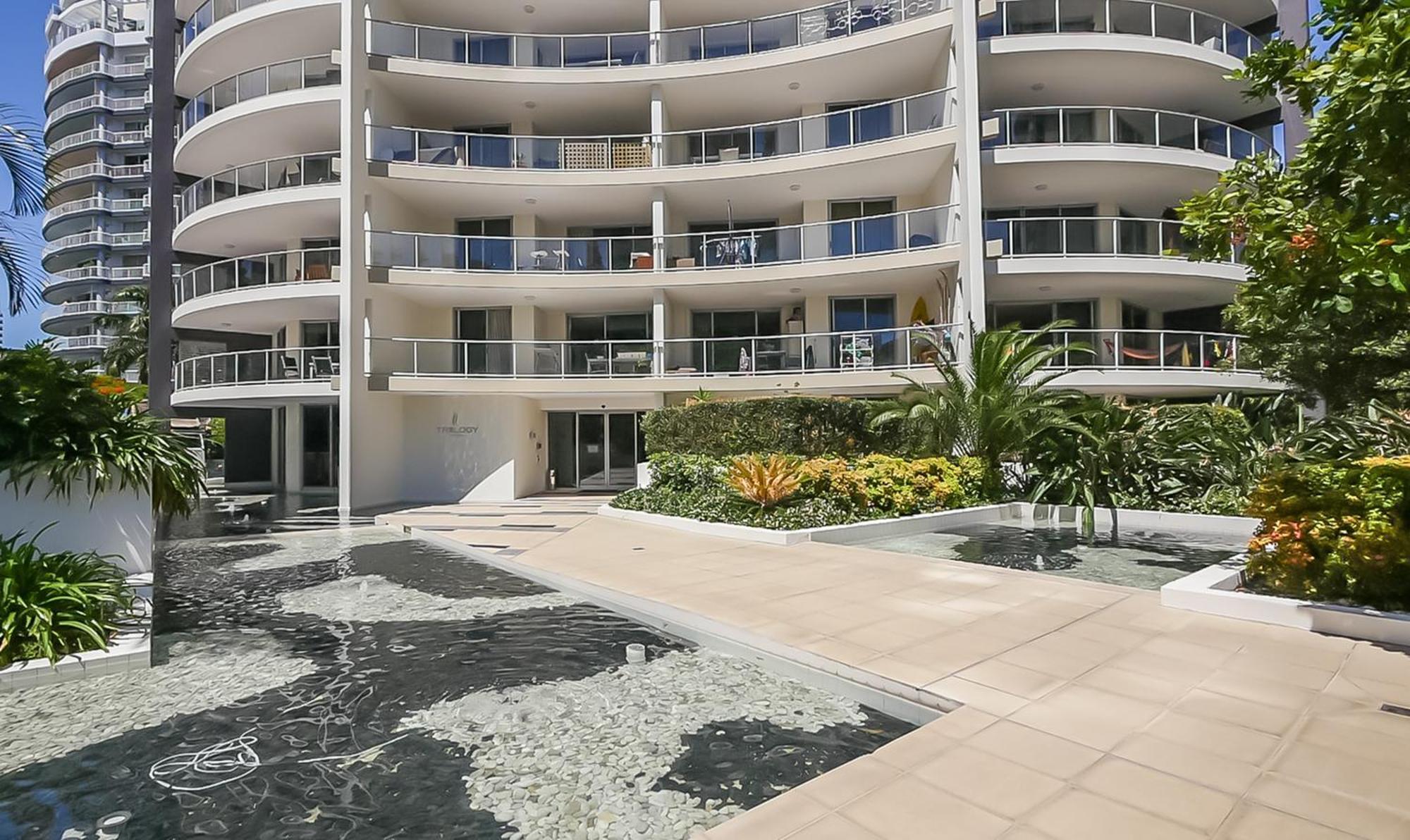 Trilogy Surfers Paradise Exterior photo