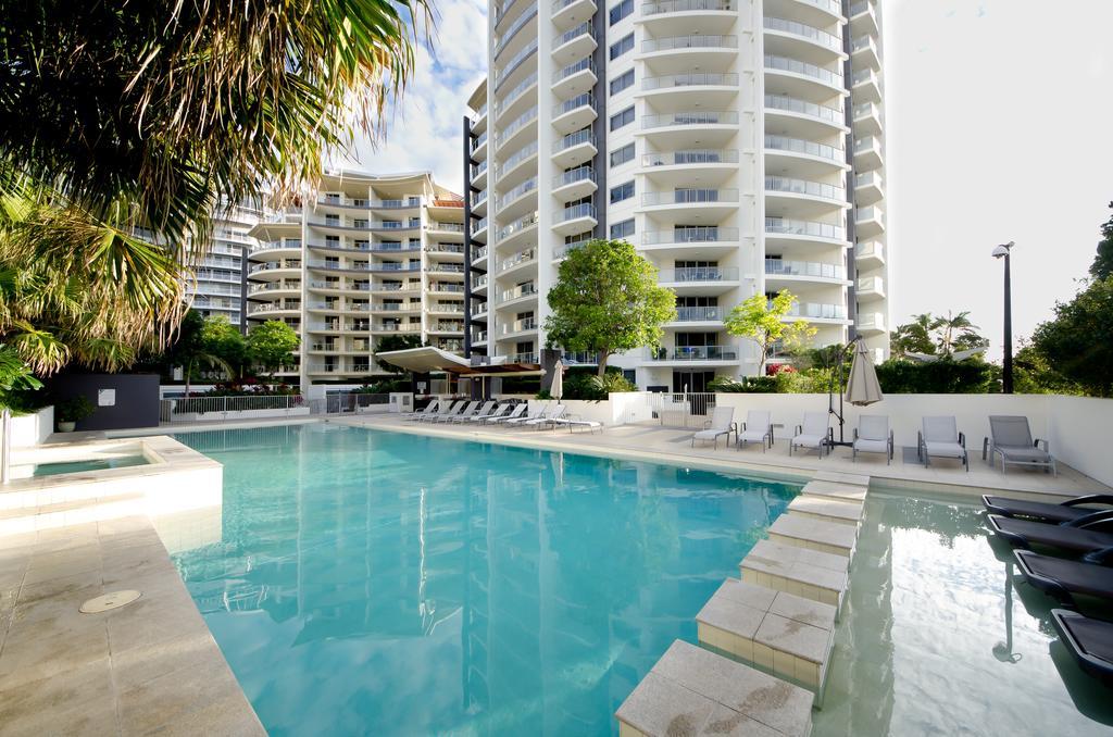 Trilogy Surfers Paradise Exterior photo