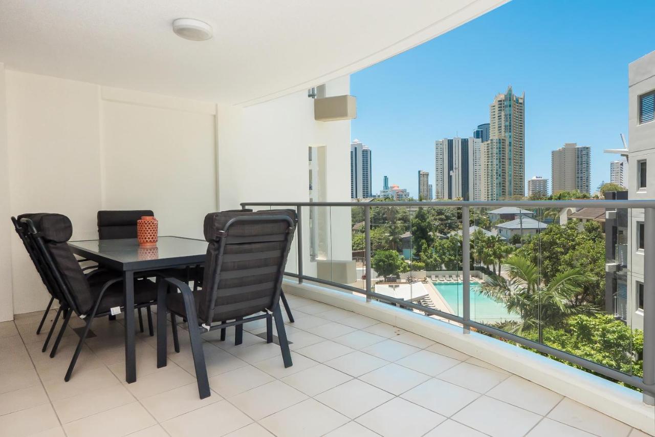 Trilogy Surfers Paradise Exterior photo
